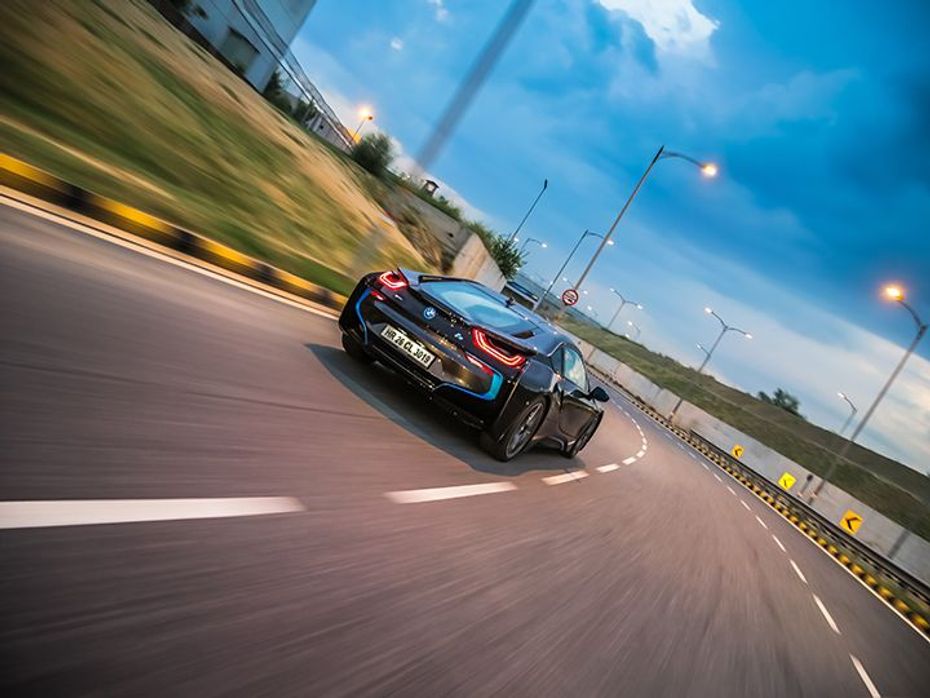 2015 BMW i8 rear action
