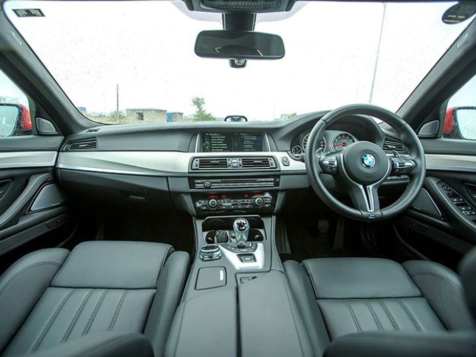 2015 BMW M5 interior