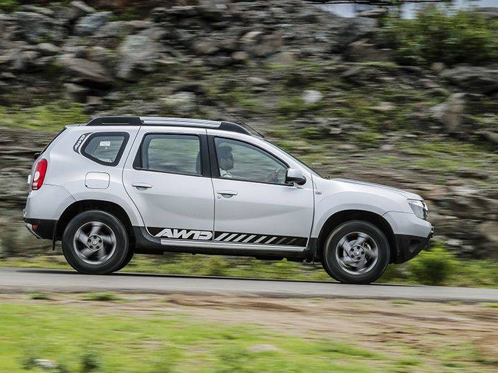 Что лучше ниссан террано или рено дастер. Nissan Terrano и Renault Duster. Рено Дастер и Ниссан Террано. Дастер против Террано. Ниссан Дастер Террано.