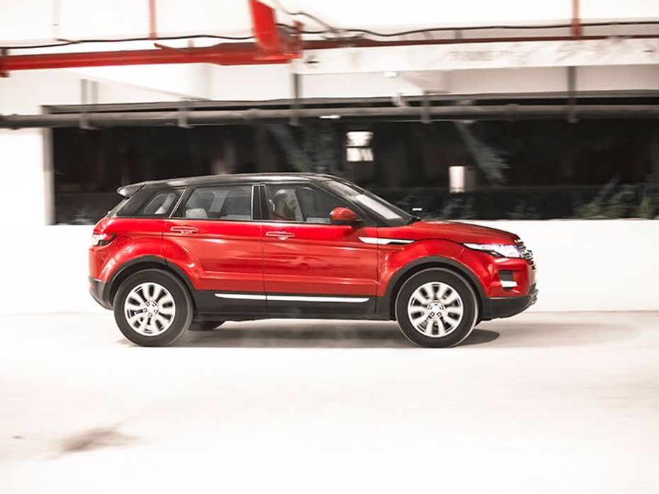 Range Rover Evoque review panning