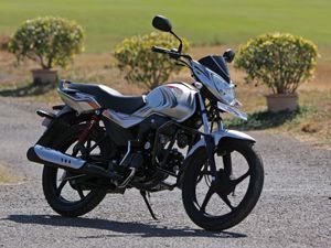 mahindra pantero bike