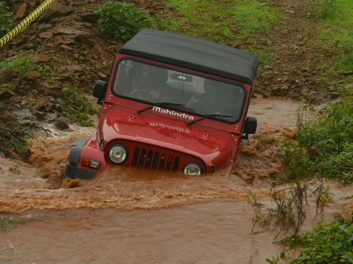 Mahindra Thar CRDe facelift water wading Mahindra Thar CRDe facelift water wading