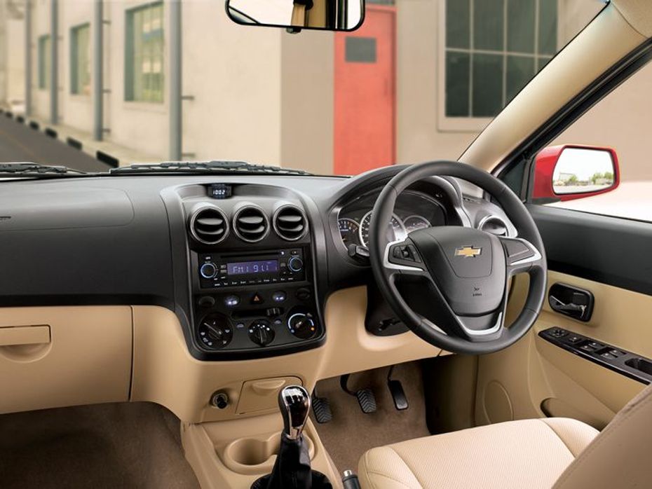 Facelifted 2015 Chevrolet Enjoy MPV interior