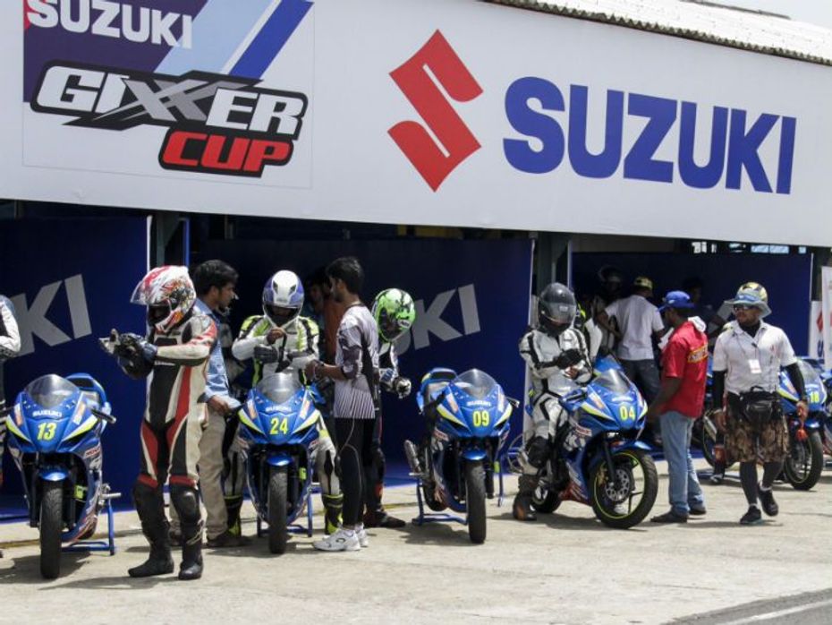 Participants at Round 2 of Suzuki Gixxer Cup
