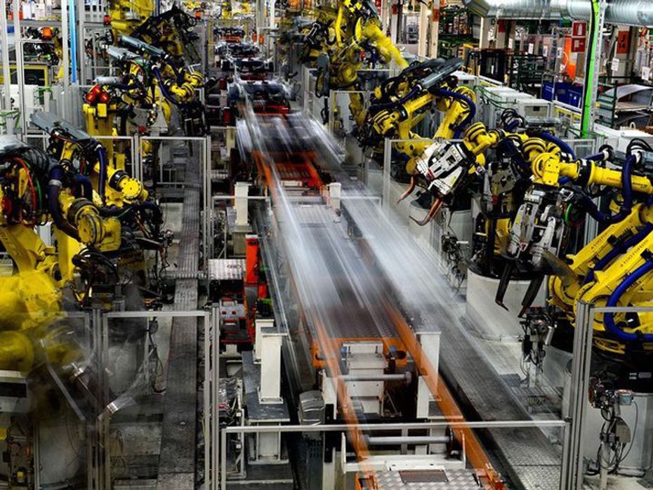 Robot kills worker at Volkswagen plant