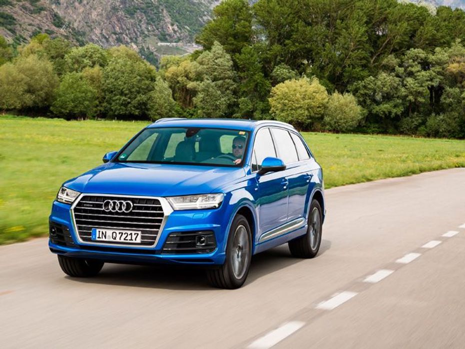 Driving the new 2016 Audi Q7 in Sion Switzerland