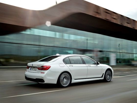 All New 16 Bmw 7 Series Unveiled Zigwheels