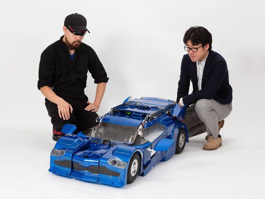 A humanoid robot that transforms into a car