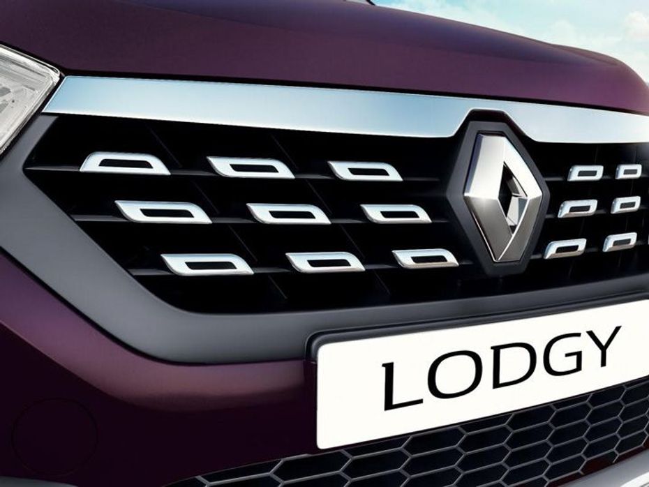 The stylish jewel-finished front grille of the Renault Lodgy Stepway