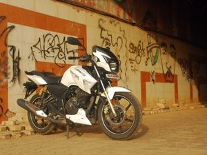 Tvs Apache Rtr 180 Bs6 On Road Price In Kanpur