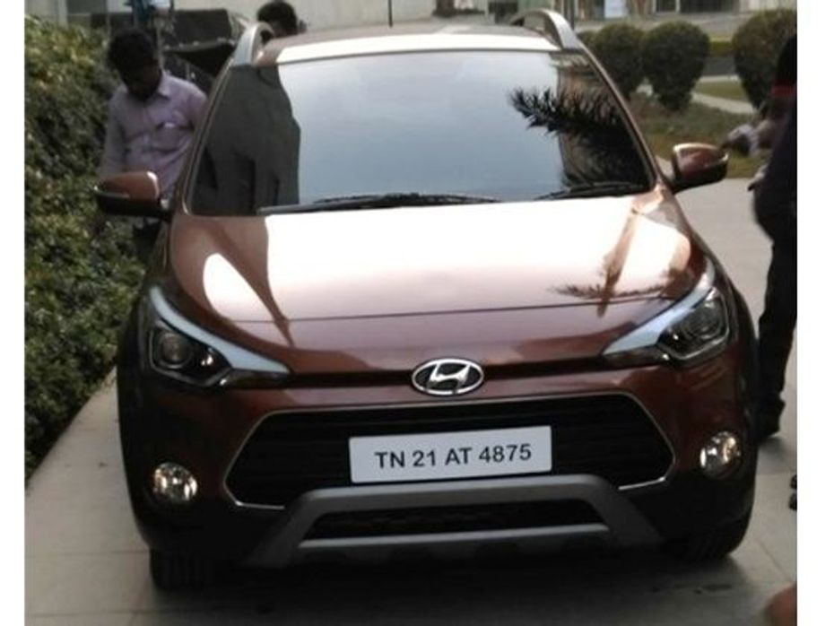 Hyundai i20 Active spied without disguised before India launch