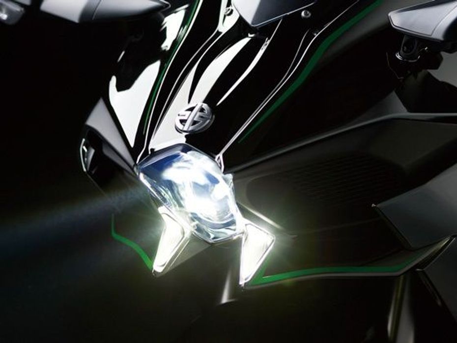 Kawasaki Ninja H2 headlamp and detailing
