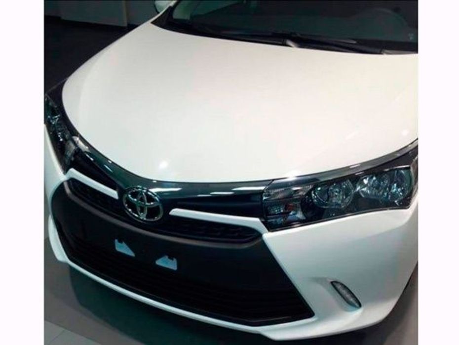 New sporty front design of 2016 Toyota  Corolla Altis facelift