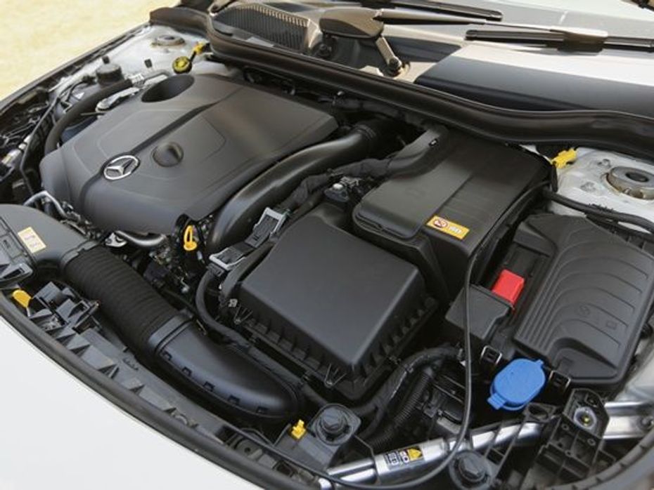 Mercedes CLA engine