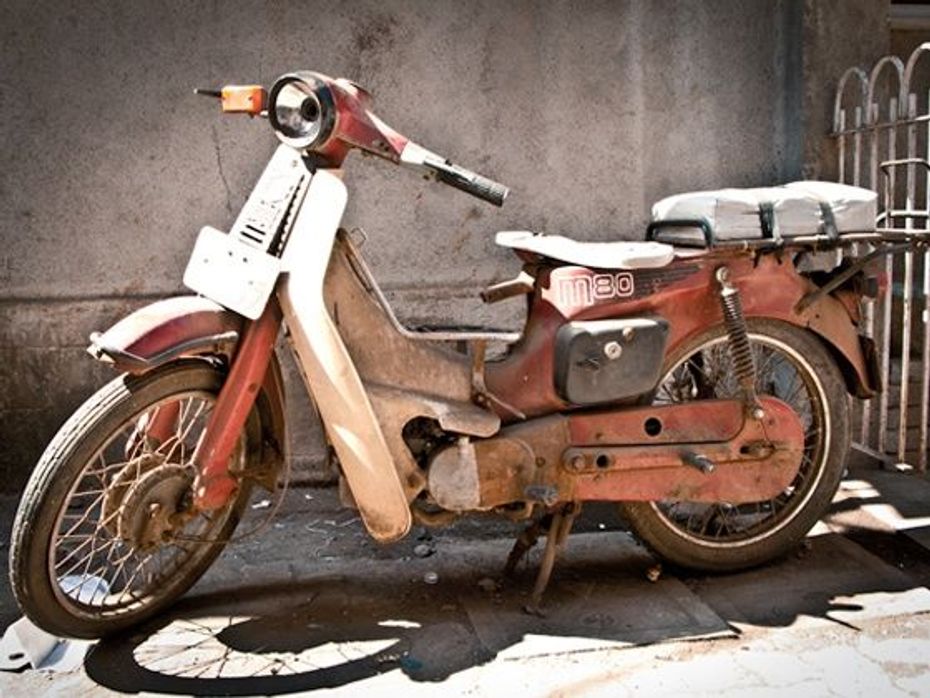 Bajaj M80