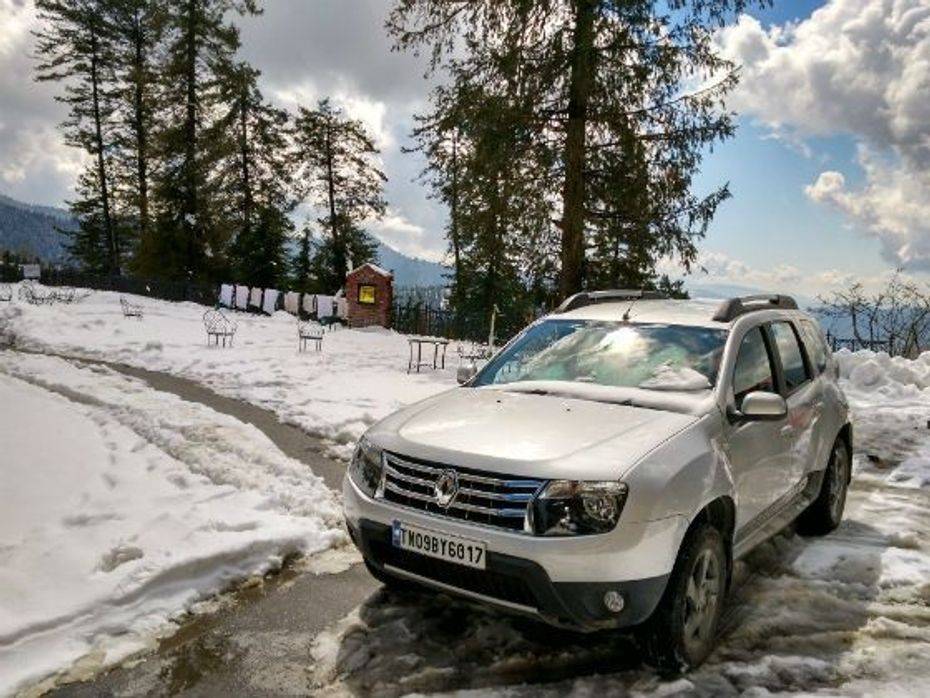 Renault Duster AWD in snow