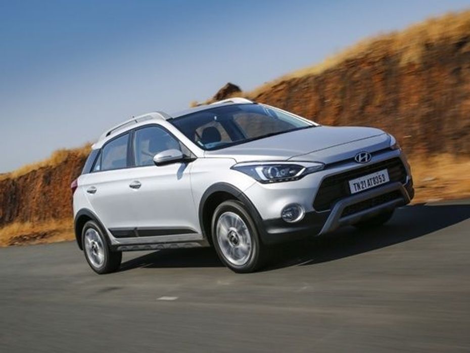 Hyundai i20 Active crossover compared to Ford EcoSport in India