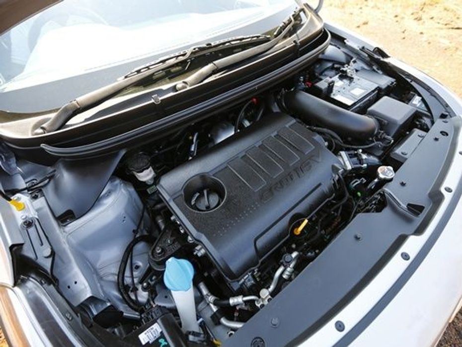 Hyundai i20 Active engine shot