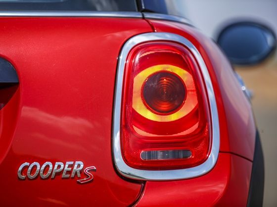 2015 Mini Cooper S 3-Door First review - ZigWheels