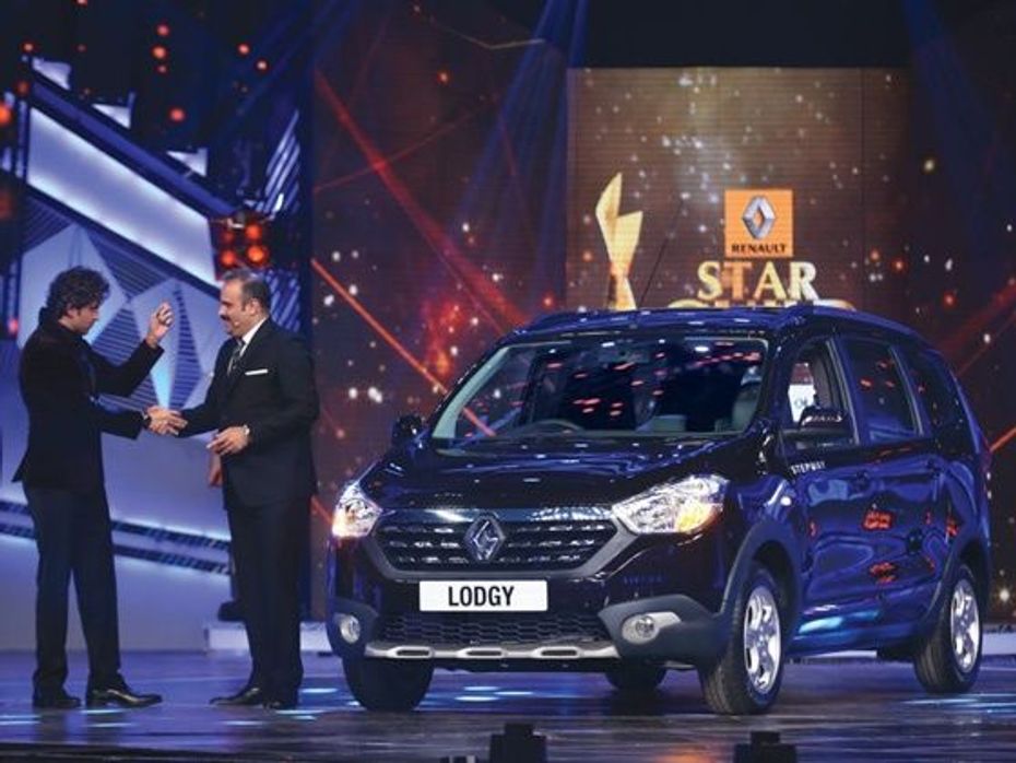 Actor Hrithik Roshan was given the first key of the Renault Lodgy by Sumit Sawhney