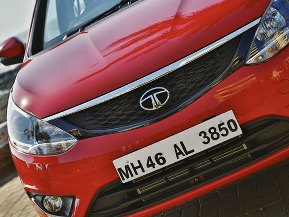Tata Bolt Quadrajet front design with smoked projector headlights and new honeycomb grille
