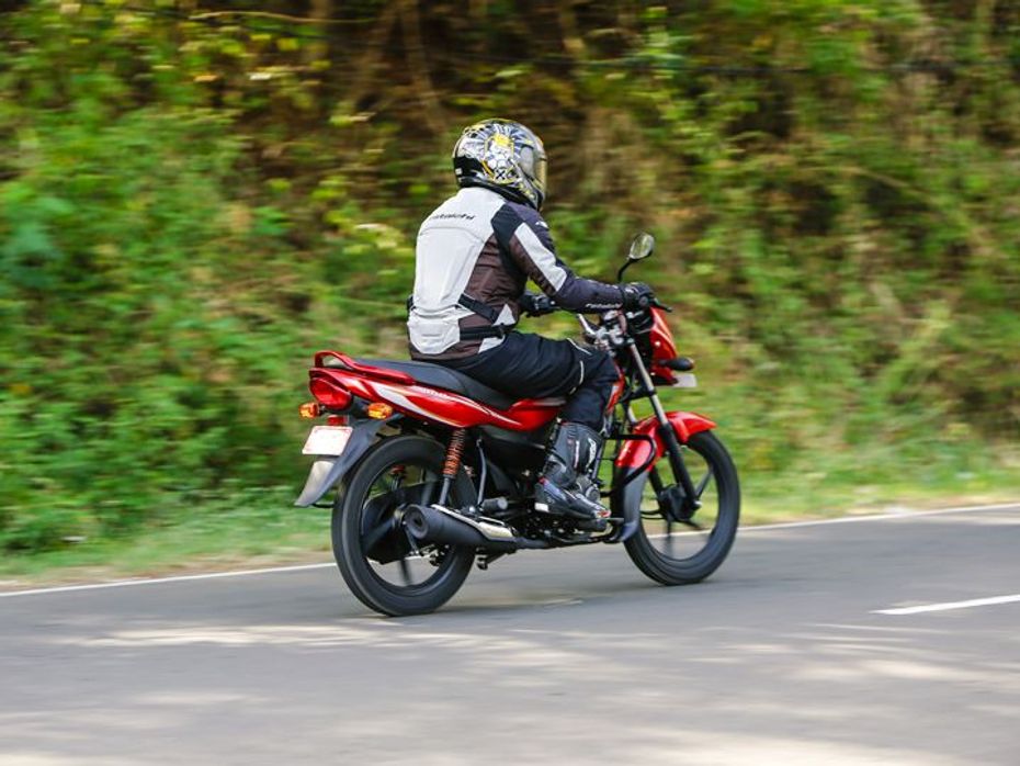 The new 102cc motor of the 2015 Bajaj Platina ES feels spirited for its puny size