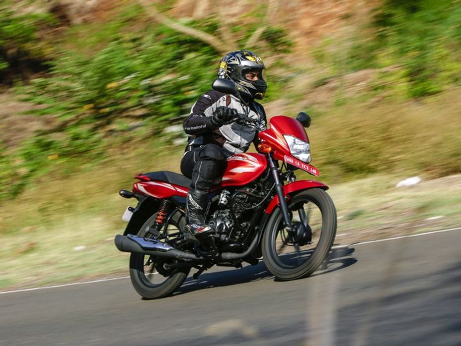 Test riding the Bajaj Platina ES in India for performance and mileage