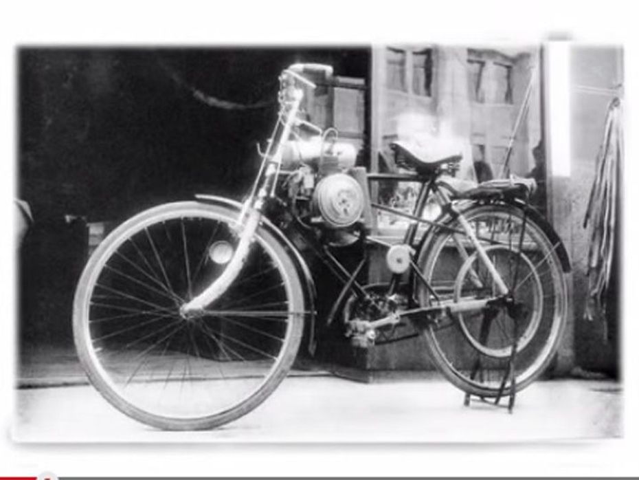 The first Bicycle-Assist Auxiliary Engine that Honda ever made