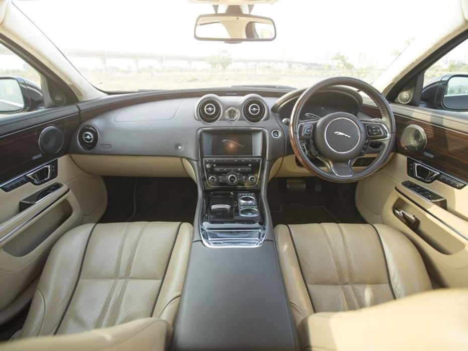 Jaguar XJL 3.0-litre diesel Review dashboard