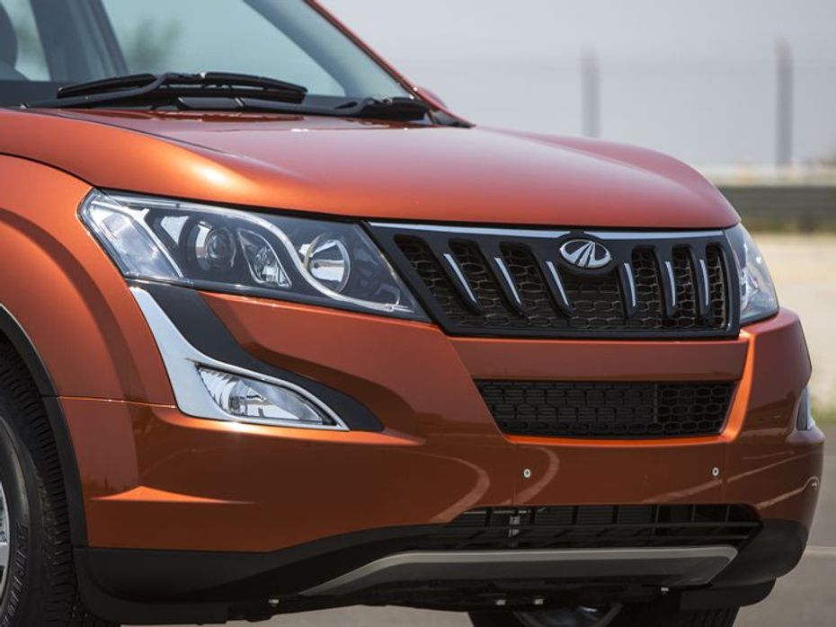 The front design has been enhanced to make the new XUV 500 facelift more appealing