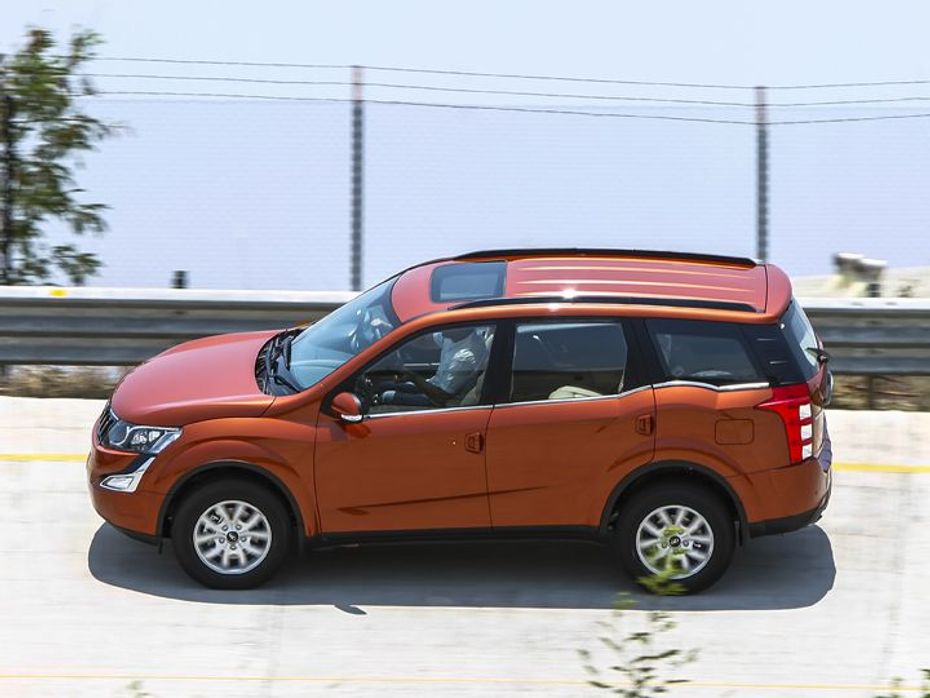 New 2015 Mahindra XUV500 comes with electric sunroof on thee W10 variant