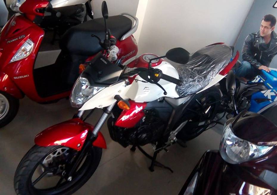 Suzuki Gixxer dual tone