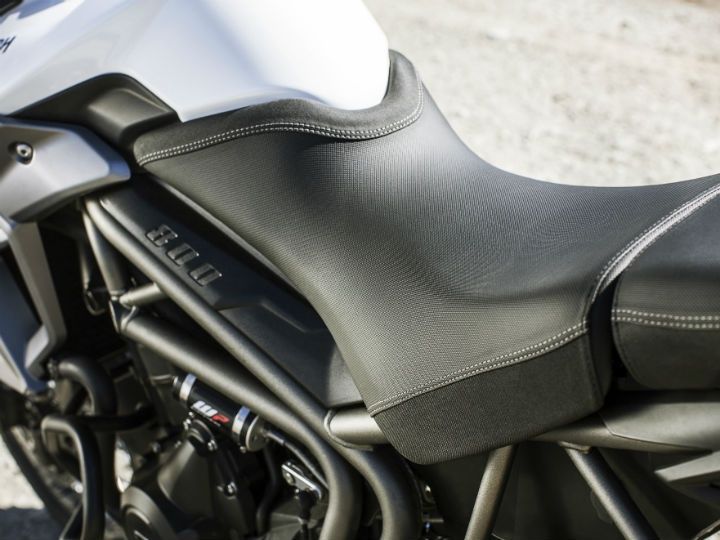 triumph tiger 800 seat