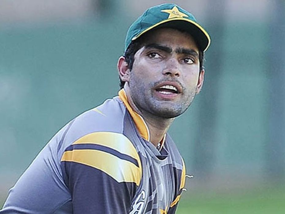 Umar Akmal was arrested  for violating traffic rules in Pakistan