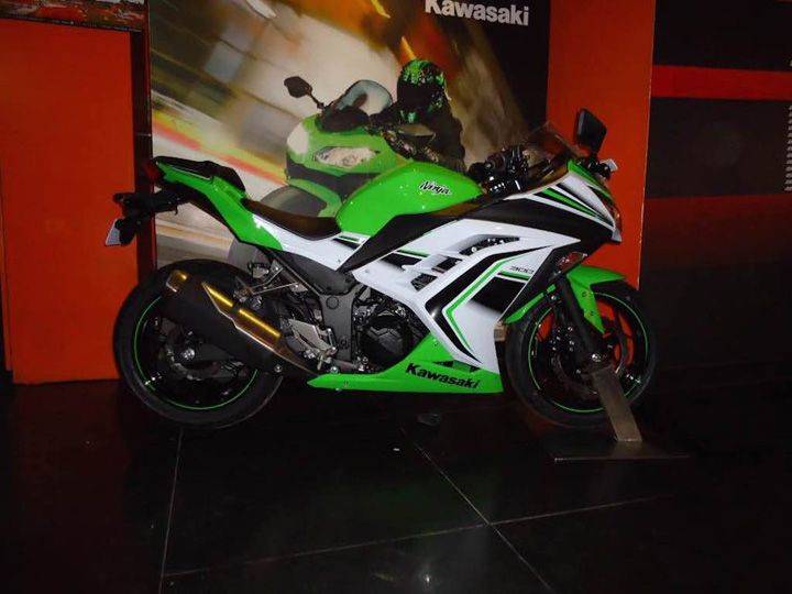 Kawasaki Ninja 300 Special Edition launched in India ZigWheels