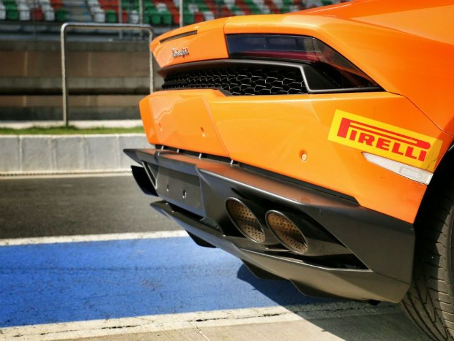 Lamborghini Huracan exhaust pipes