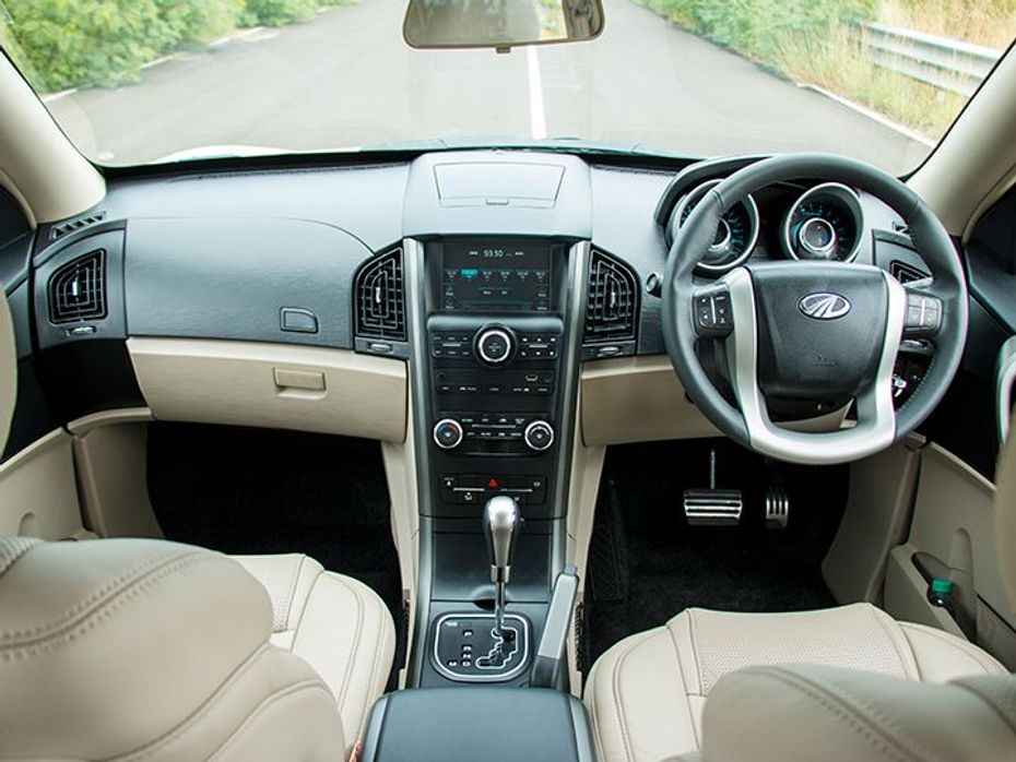 Mahinda XUV500 automatic interior