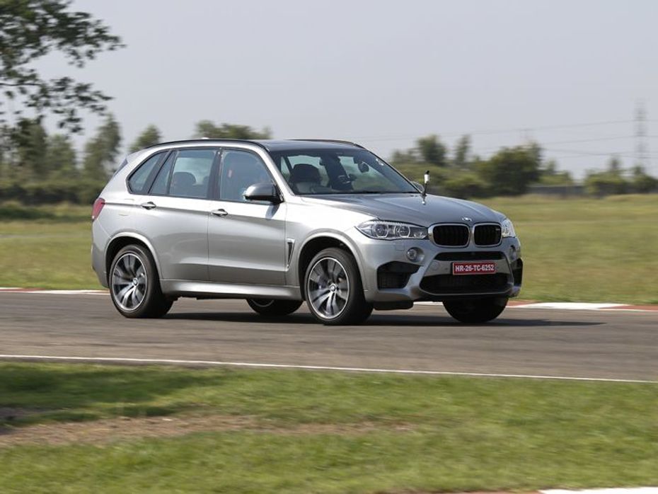 BMW X5M in action