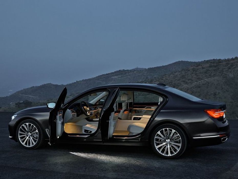 2016 BMW 7 Series interior pic