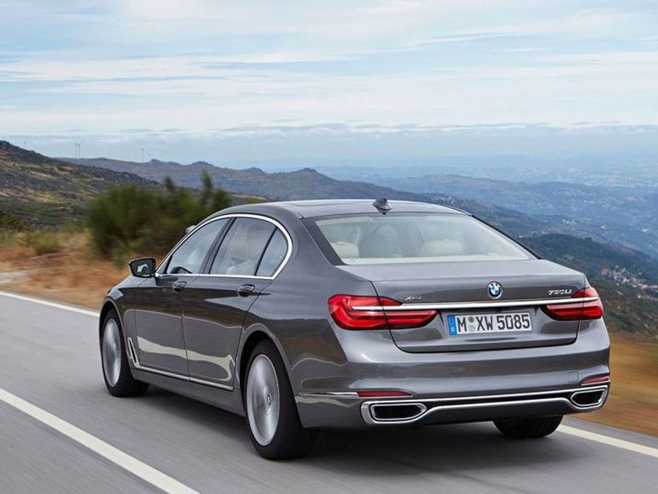 2016 BMW 7 Series rear action