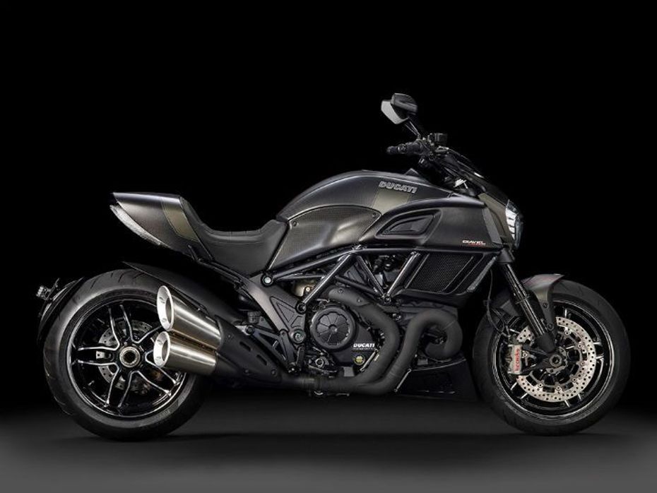 2016 Ducati Diavel Carbon gets cosmetic updates