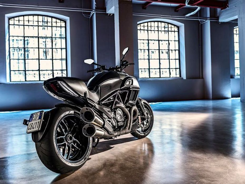 2016 Ducati Diavel Carbon gets aesthetic updates