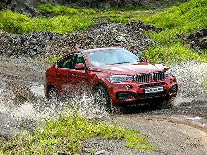 2015 BMW X6 in action