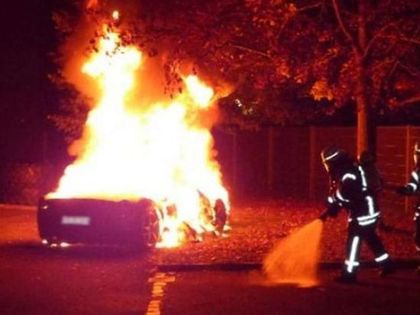 Spoiled son burns Ferrari so that rich dad could buy him a new one