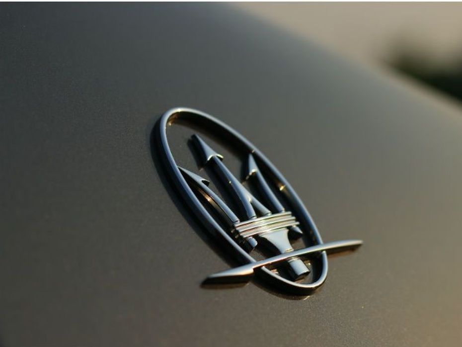 Maserati Trident on the C-pillar