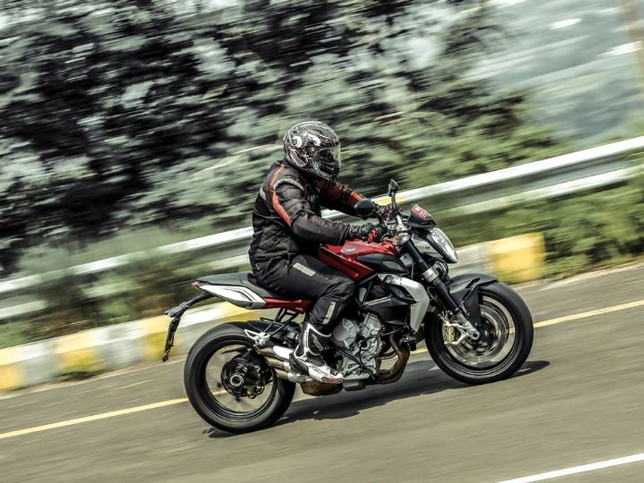 MV Agusta Brutale 800 review action pic