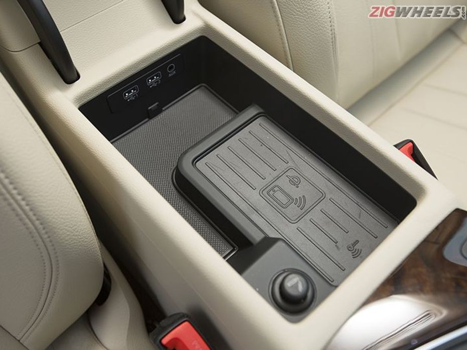 2016 Audi A4 - Front centre armrest