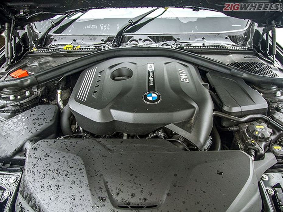 BMW 520i - Engine Bay