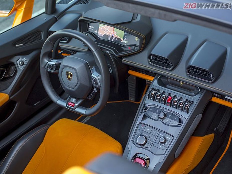 Lamborghini Huracan Spyder LP 610-4 interior