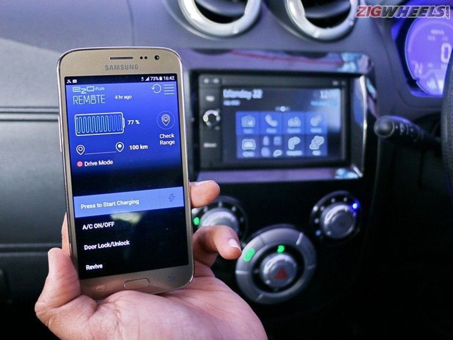 Mahindra e2oPlus enables certain car systems to be run remotely via a smartphone app